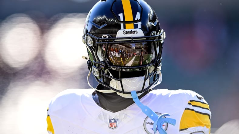 Pickens' Steelers Future In Jeopardy: Contract Dispute Could Lead To Departure Pickens' Steelers Future In Jeopardy: Contract Dispute Could Lead To Departure