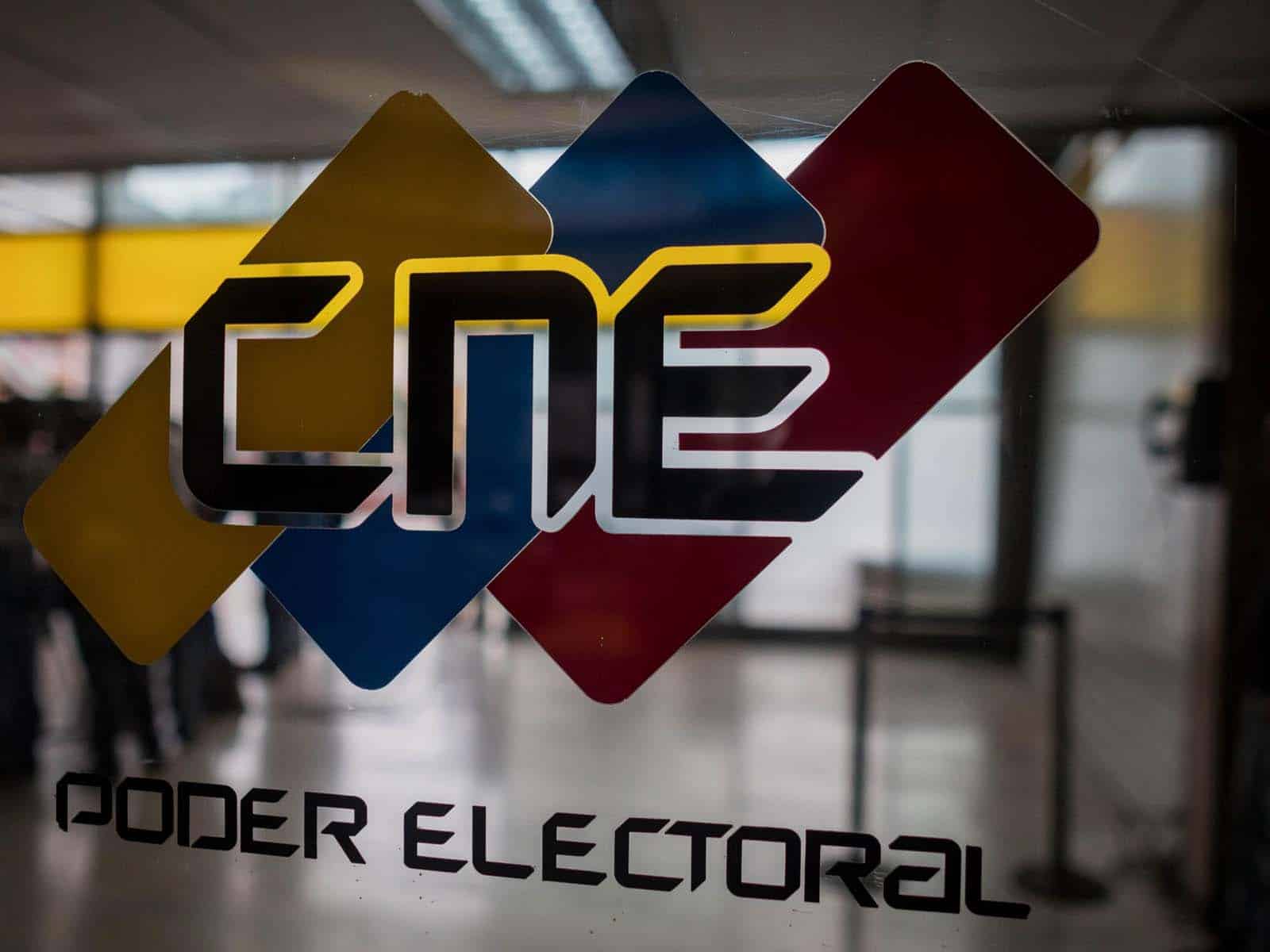 Policía Nacional Resguarda Instalaciones Del CNE En La Capital Policía Nacional Resguarda Instalaciones Del CNE En La Capital