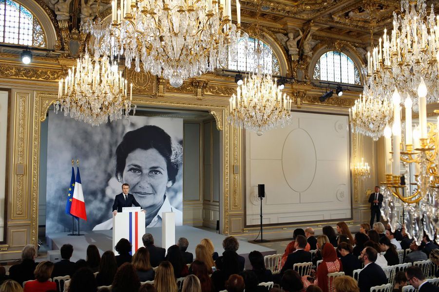 Politique Camerounaise: Macron, Référendum Et Troisième Mandat En 2032 Politique Camerounaise: Macron, Référendum Et Troisième Mandat En 2032