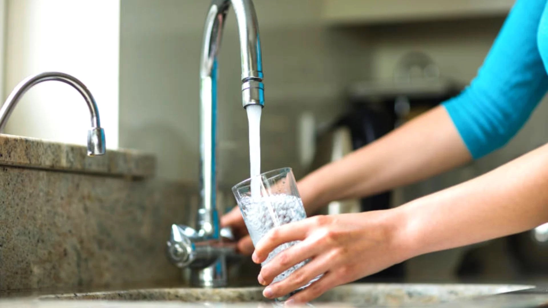 Pollution De L'eau Du Robinet : Peut-on Vraiment La Filtrer Efficacement ? Pollution De L'eau Du Robinet : Peut-on Vraiment La Filtrer Efficacement ?