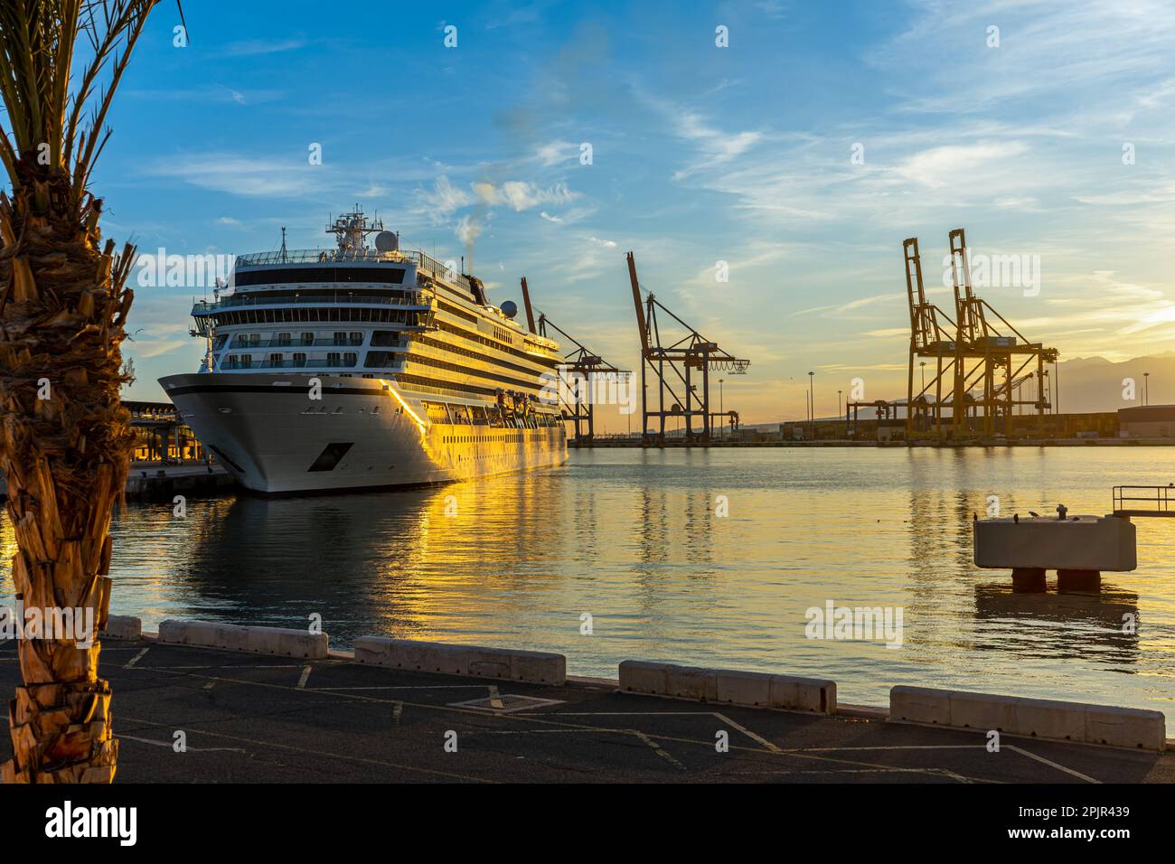 Pop Icon Robbie Williams Launches Cruise Ship With Malaga Performance Pop Icon Robbie Williams Launches Cruise Ship With Malaga Performance