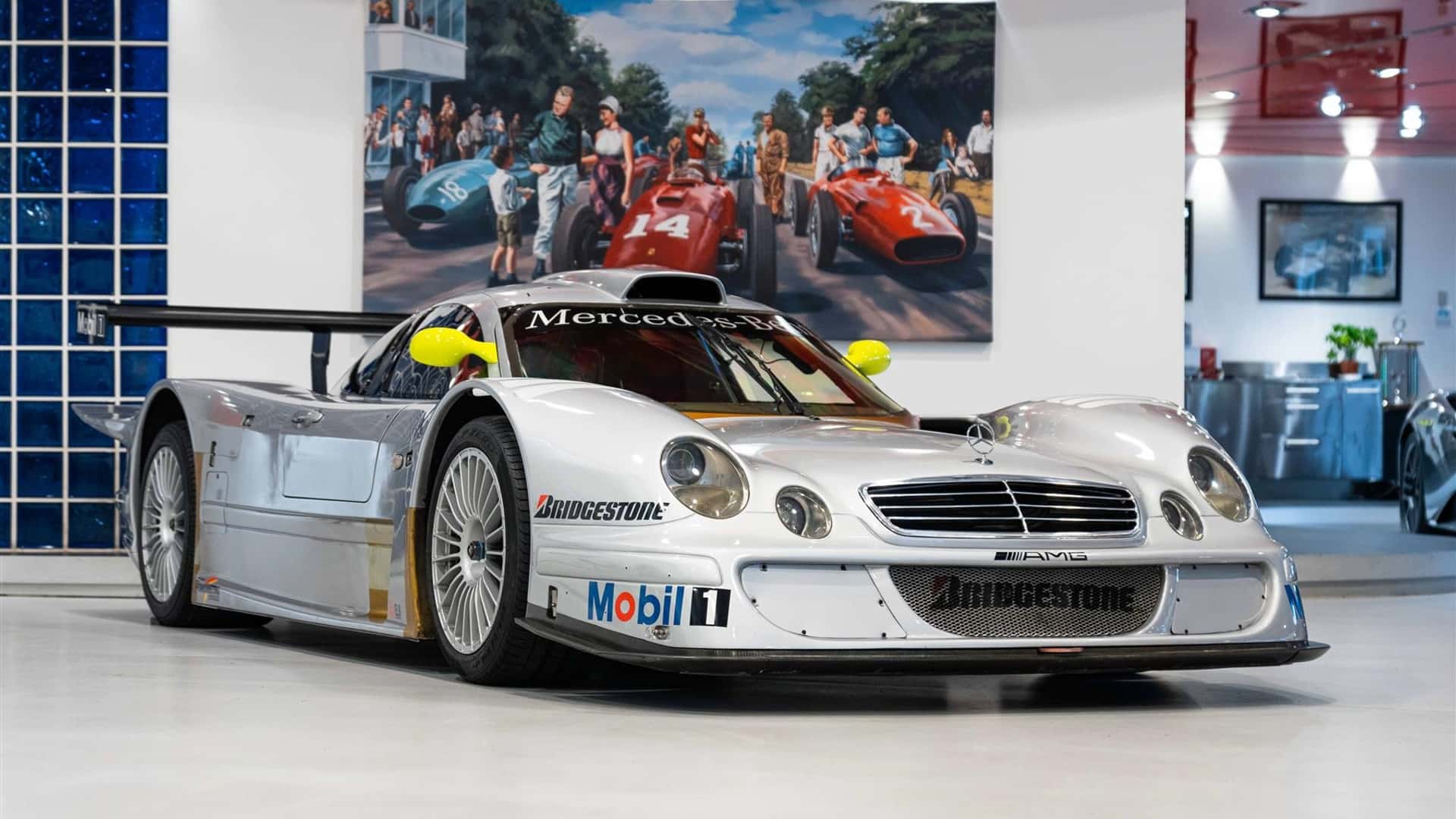 Porsche F1 Motor: Közúti Szuperautó Legendás Hajtóművel Porsche F1 Motor: Közúti Szuperautó Legendás Hajtóművel