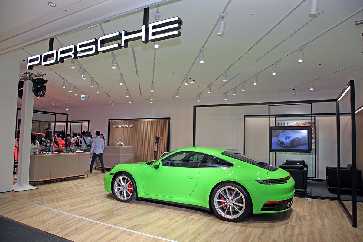 新北首座Porsche NOW概念店盛大開幕!結合藝術與Labubu! 新北首座Porsche NOW概念店盛大開幕!結合藝術與Labubu!