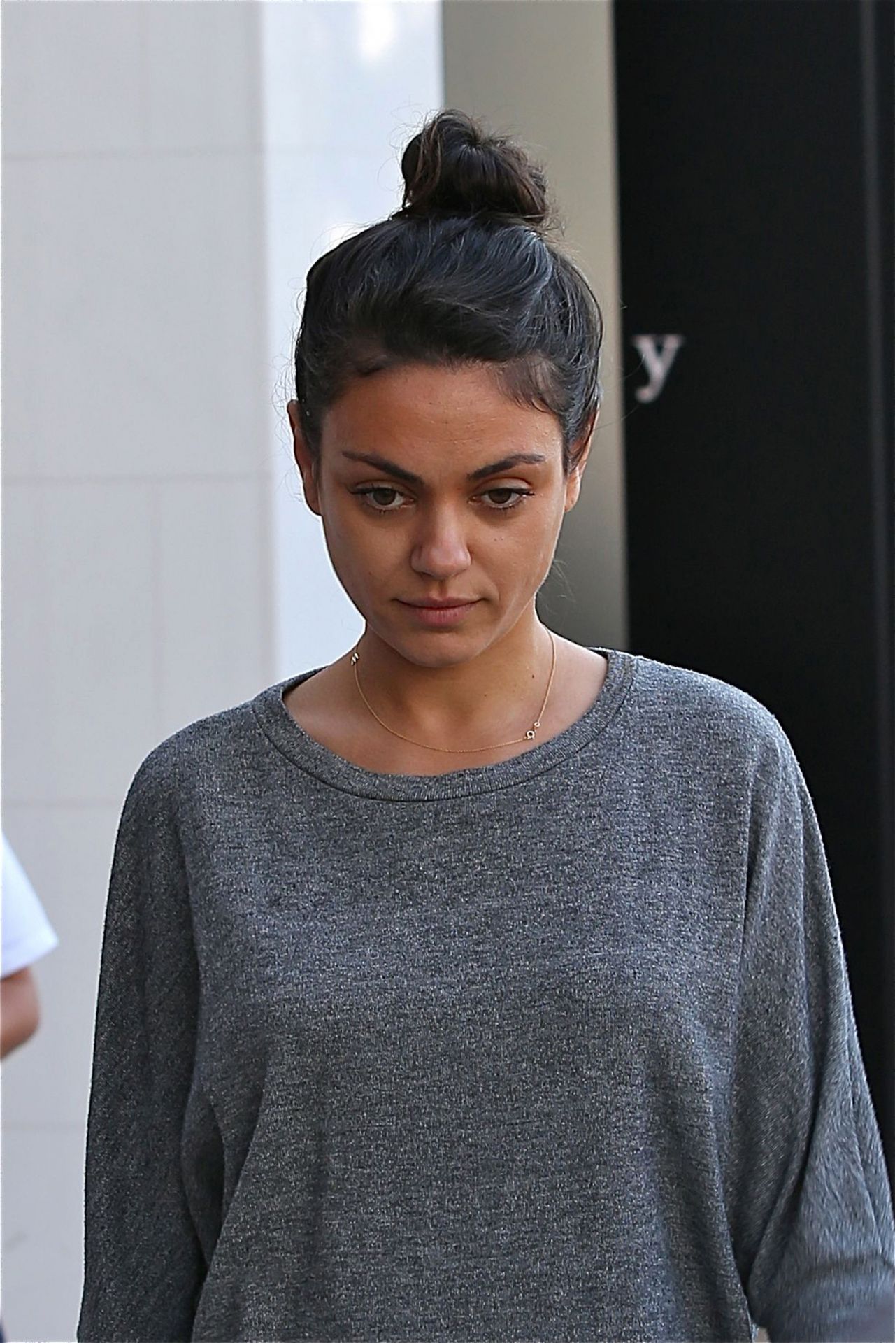 Post-Venice Film Shoot: Ashton Kutcher And Mila Kunis In Beverly Hills Post-Venice Film Shoot: Ashton Kutcher And Mila Kunis In Beverly Hills