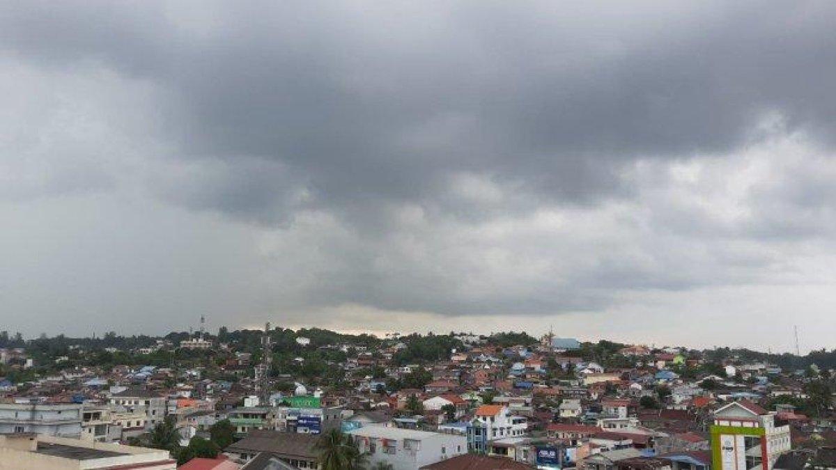 Prakiraan Cuaca Besok Di Jawa Barat: Hujan Hingga Sore Hari Prakiraan Cuaca Besok Di Jawa Barat: Hujan Hingga Sore Hari