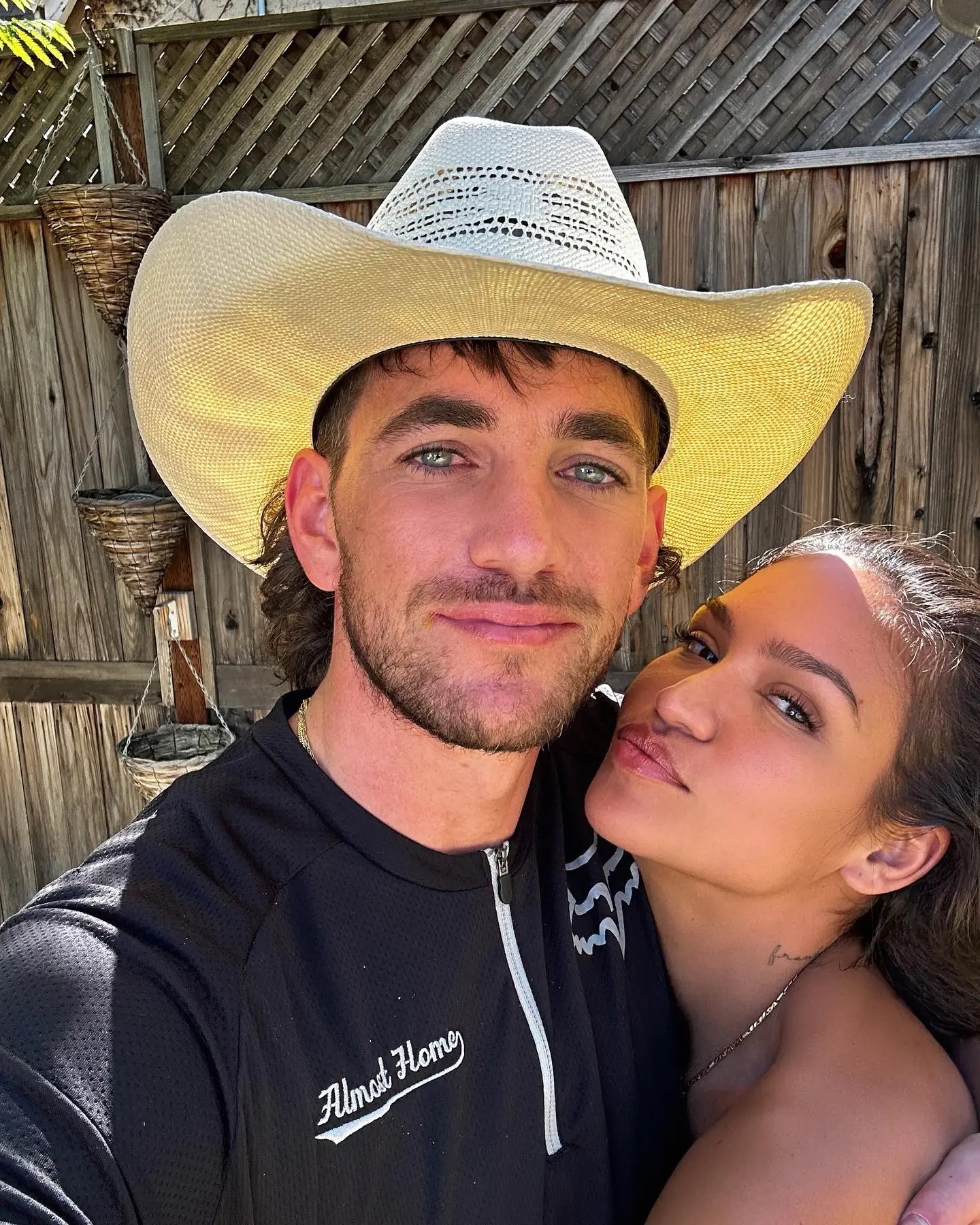 Pregnant Celebrity Couple: Cassie And Alex Fine's MobLand Premiere Pregnant Celebrity Couple: Cassie And Alex Fine's MobLand Premiere