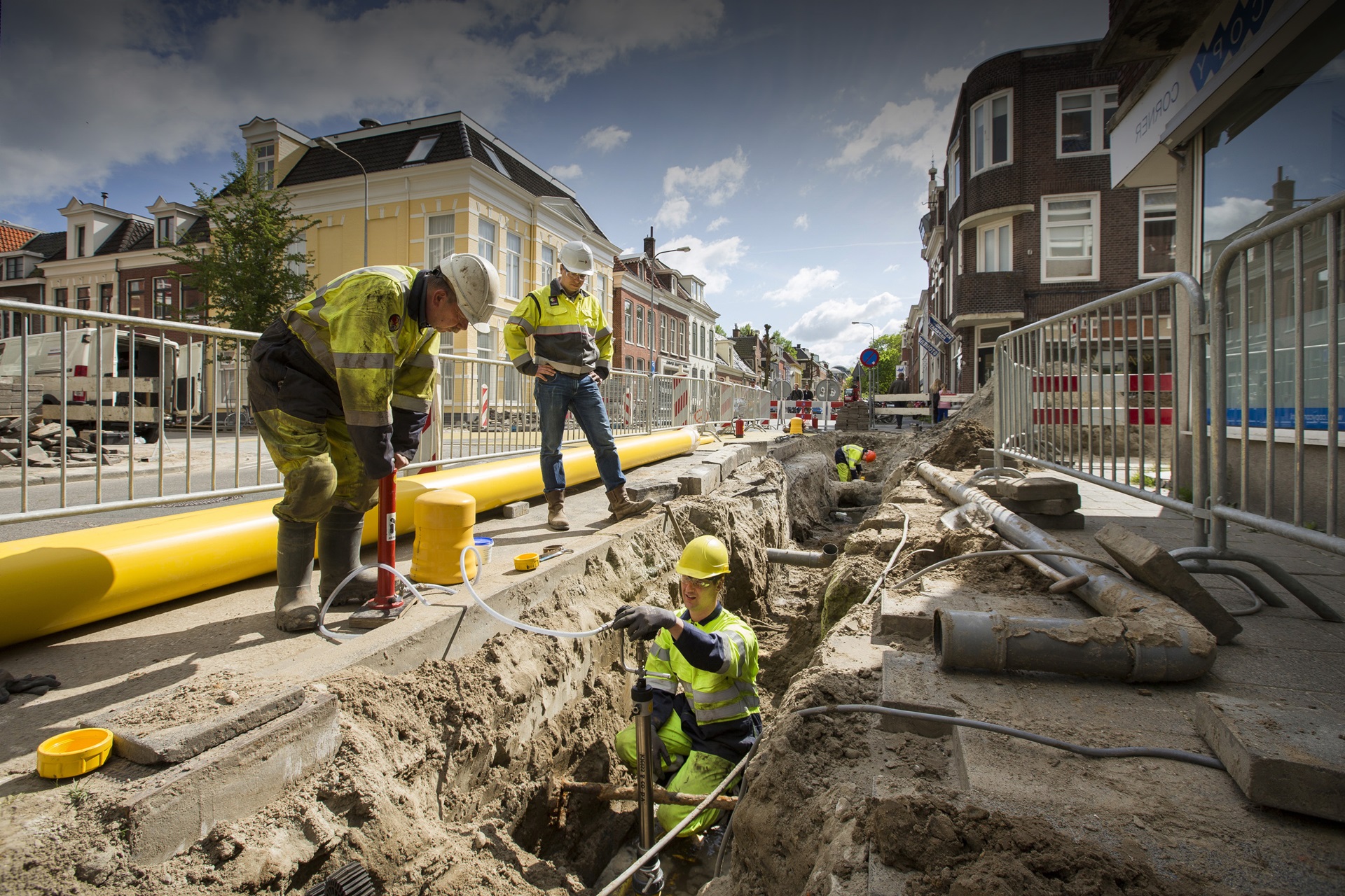 Problemen Met Enexis Aansluiting? Meer Dan 1000 Limburgse Ondernemers Wachten Problemen Met Enexis Aansluiting? Meer Dan 1000 Limburgse Ondernemers Wachten