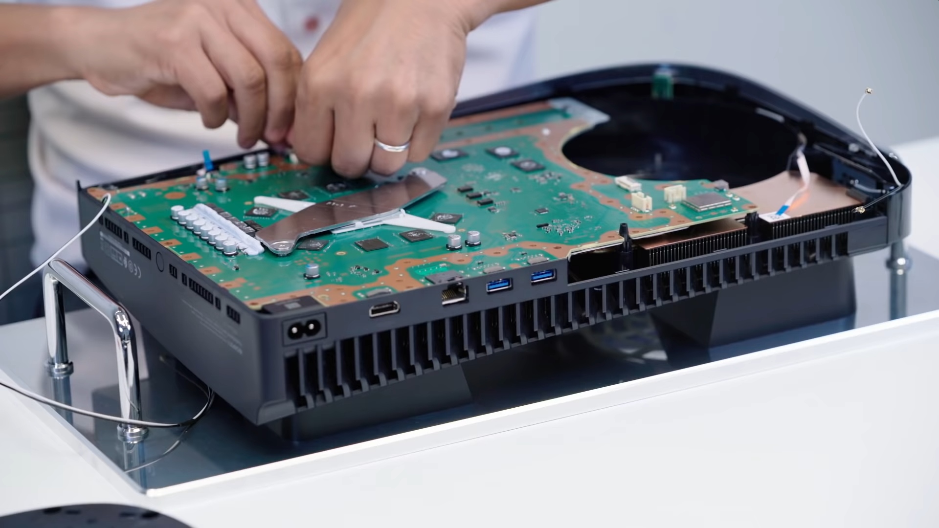 PS5 Pro Disassembly: Inside Look At The Liquid Metal Cooling PS5 Pro Disassembly: Inside Look At The Liquid Metal Cooling