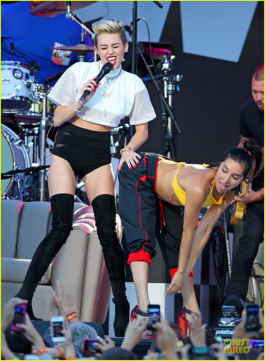 Radio 94.5: Måneskin's Damiano David's Electrifying Jimmy Kimmel Live! Performance Radio 94.5: Måneskin's Damiano David's Electrifying Jimmy Kimmel Live! Performance