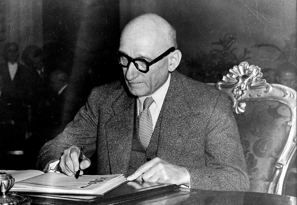 Radio Schuman: French Minister On European Nuclear Defense Collaboration Radio Schuman: French Minister On European Nuclear Defense Collaboration