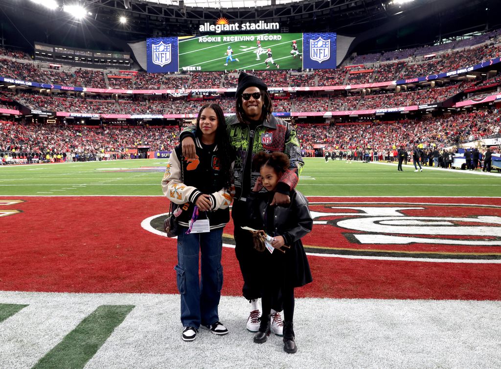 Rare Photos: Jay-Z With Blue Ivy And Rumi Carter At The Super Bowl Rare Photos: Jay-Z With Blue Ivy And Rumi Carter At The Super Bowl