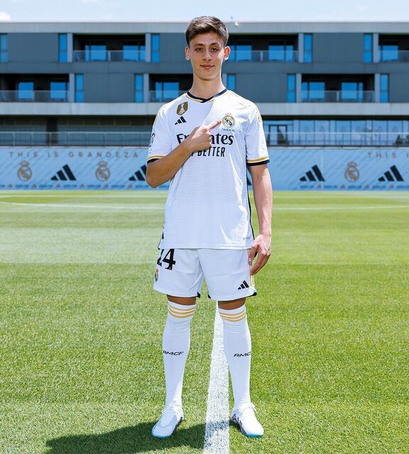 Real Madrid'in Yeni Teknik Direktörü Ve Arda Güler'in Geleceği Real Madrid'in Yeni Teknik Direktörü Ve Arda Güler'in Geleceği