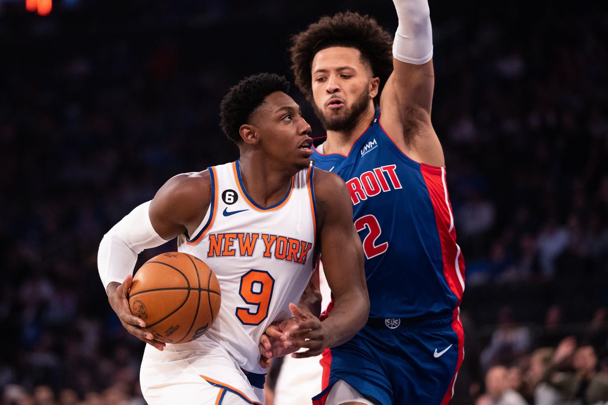 Ref's Missed Call Costs Knicks (or Pistons) In Close Game Against Pistons (or Knicks) Ref's Missed Call Costs Knicks (or Pistons) In Close Game Against Pistons (or Knicks)