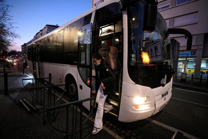 Renforcement Des Contrôles Antidrogue: Les Chauffeurs De Cars Scolaires Visés Renforcement Des Contrôles Antidrogue: Les Chauffeurs De Cars Scolaires Visés