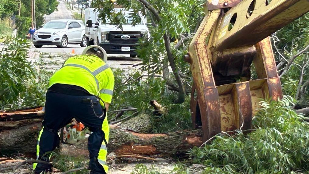 Reporting Tulsa Storm Damage: Assisting The National Weather Service's Post-Storm Assessment Reporting Tulsa Storm Damage: Assisting The National Weather Service's Post-Storm Assessment