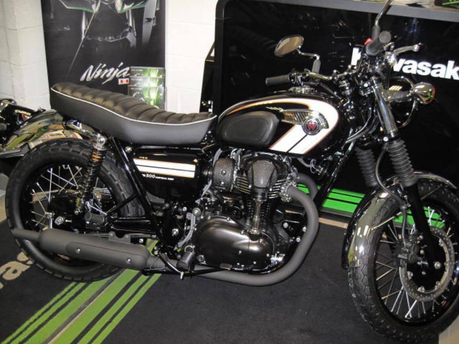 Review Kawasaki W175 Cafe: Motor Retro Klasik Terbaru Review Kawasaki W175 Cafe: Motor Retro Klasik Terbaru