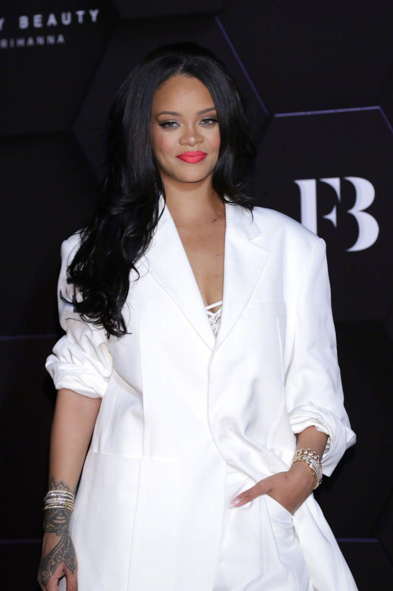 Rihanna Meets Fan: Post-Fenty Beauty Event In Paris Rihanna Meets Fan: Post-Fenty Beauty Event In Paris