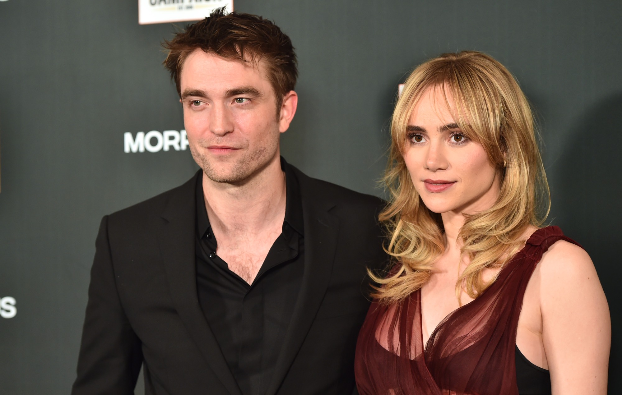 Robert Pattinson And Suki Waterhouse: Holding Hands Fuel Robert Pattinson And Suki Waterhouse: Holding Hands Fuel
