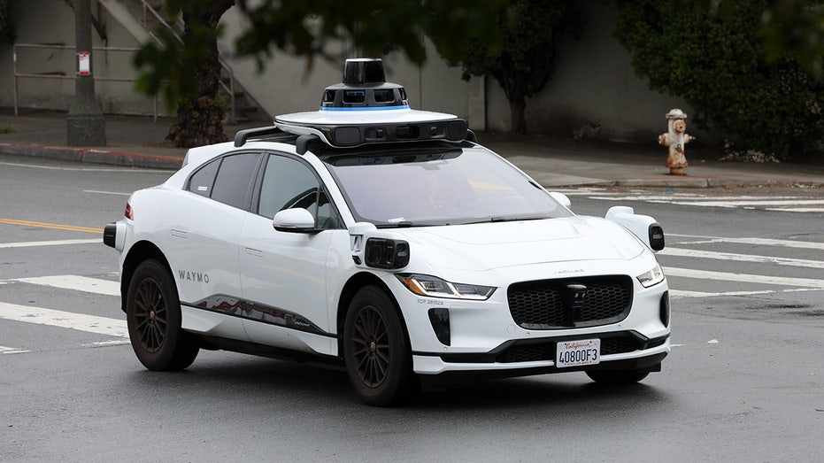Robotaxi Revolution: Uber And Waymo Launch In Austin, Texas Robotaxi Revolution: Uber And Waymo Launch In Austin, Texas