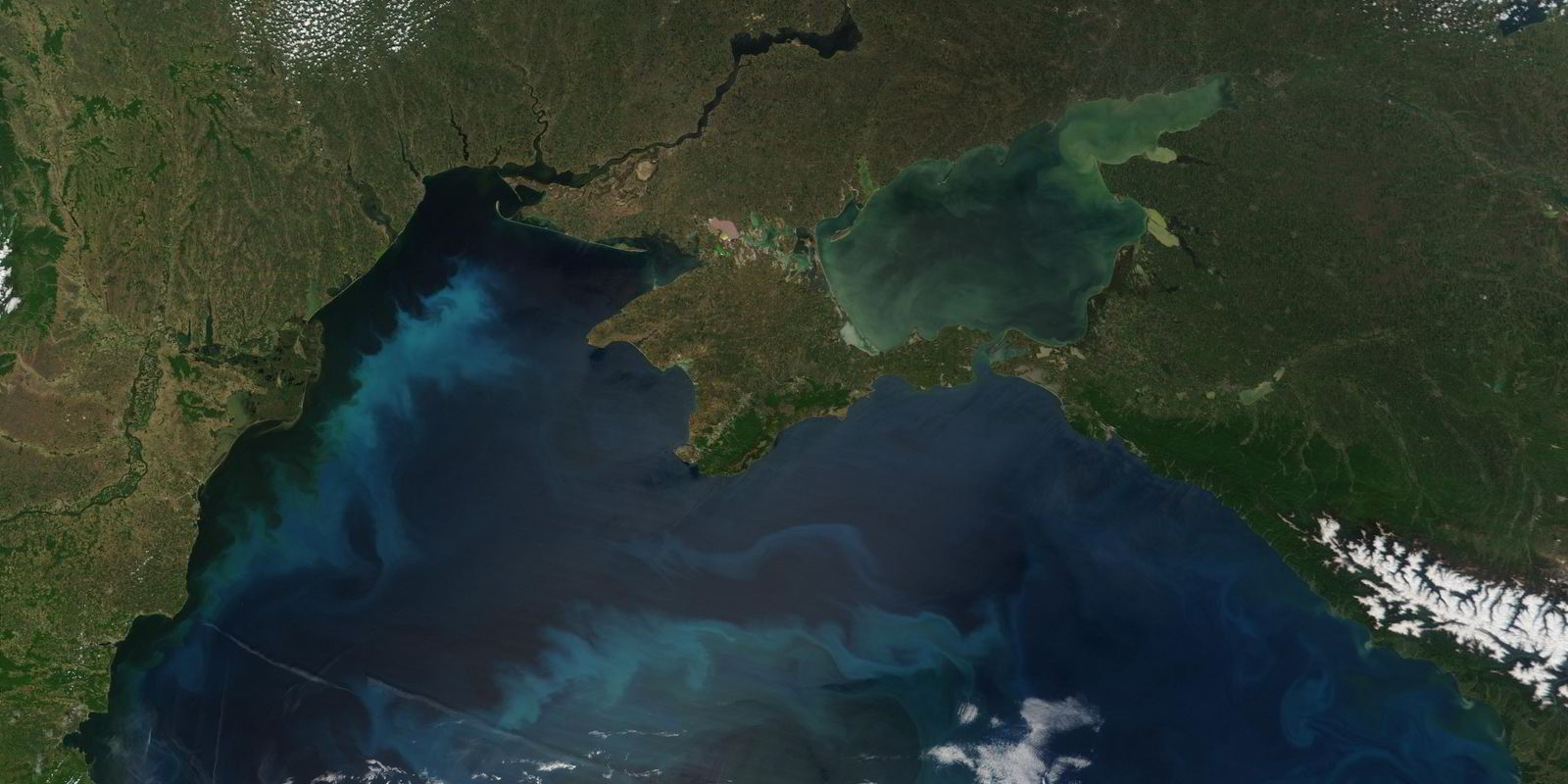 Russian Oil Spill Leads To Closure Of Black Sea Beaches (62 Miles Affected) Russian Oil Spill Leads To Closure Of Black Sea Beaches (62 Miles Affected)