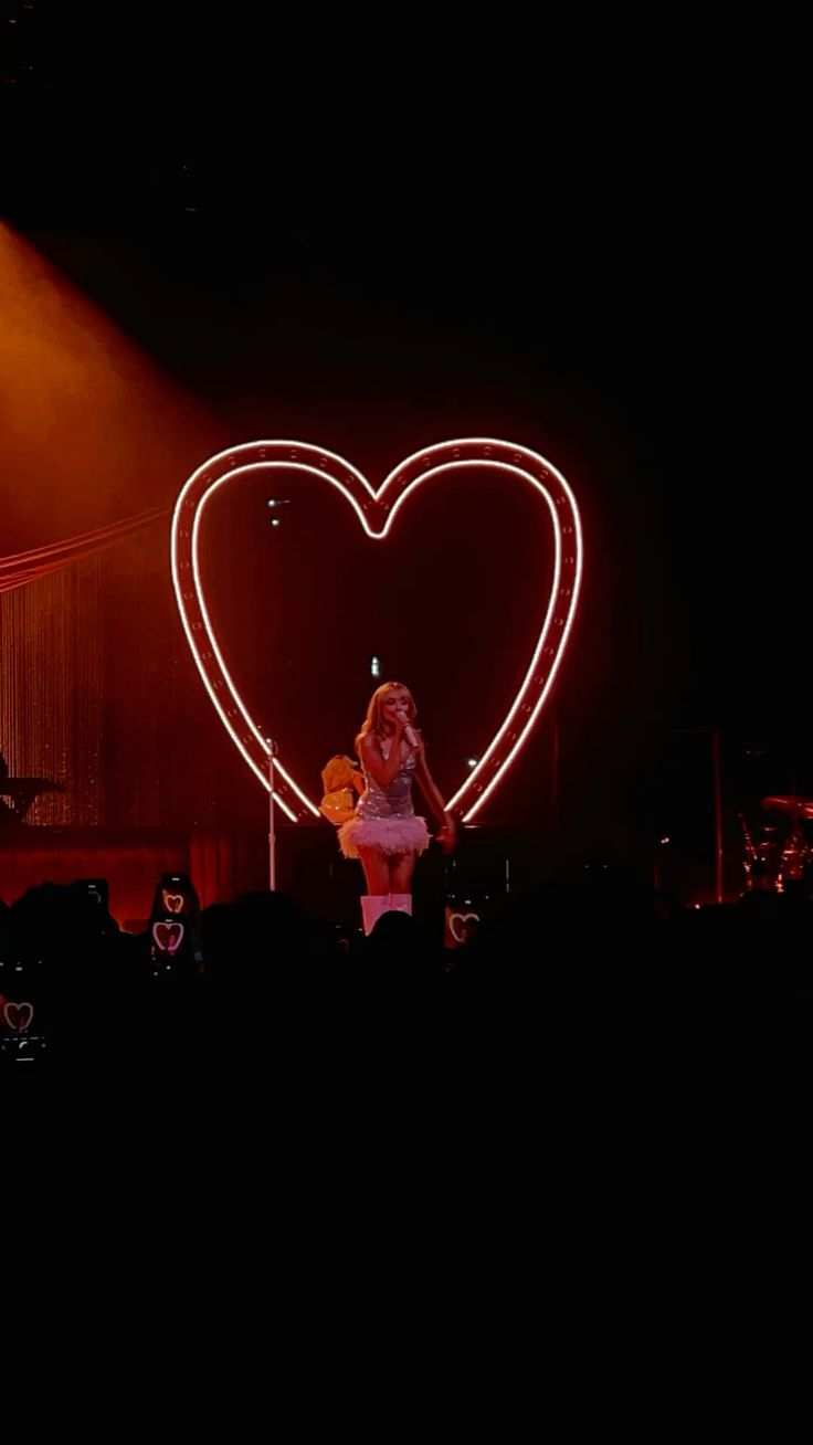 Sabrina Carpenter To Headline Fortnite Virtual Festival