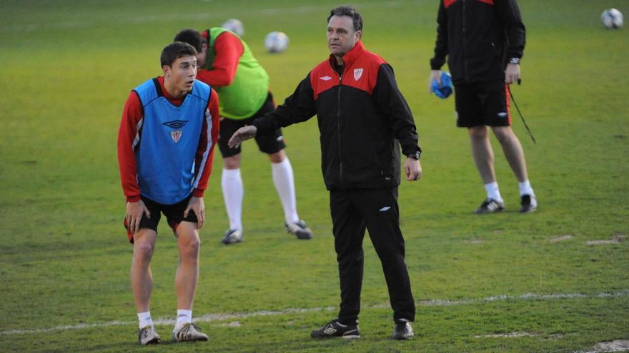 Sevilla FC: Cambio De Entrenador, García Pimienta Fuera, Caparrós Dentro Sevilla FC: Cambio De Entrenador, García Pimienta Fuera, Caparrós Dentro