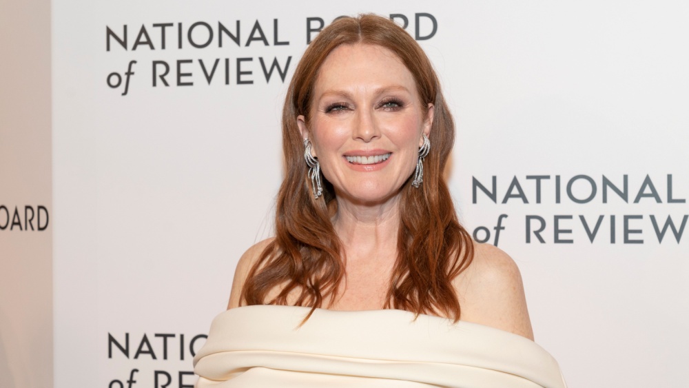 Sirens (Netflix): Milly Alcock And Julianne Moore's Cult Thriller Sirens (Netflix): Milly Alcock And Julianne Moore's Cult Thriller