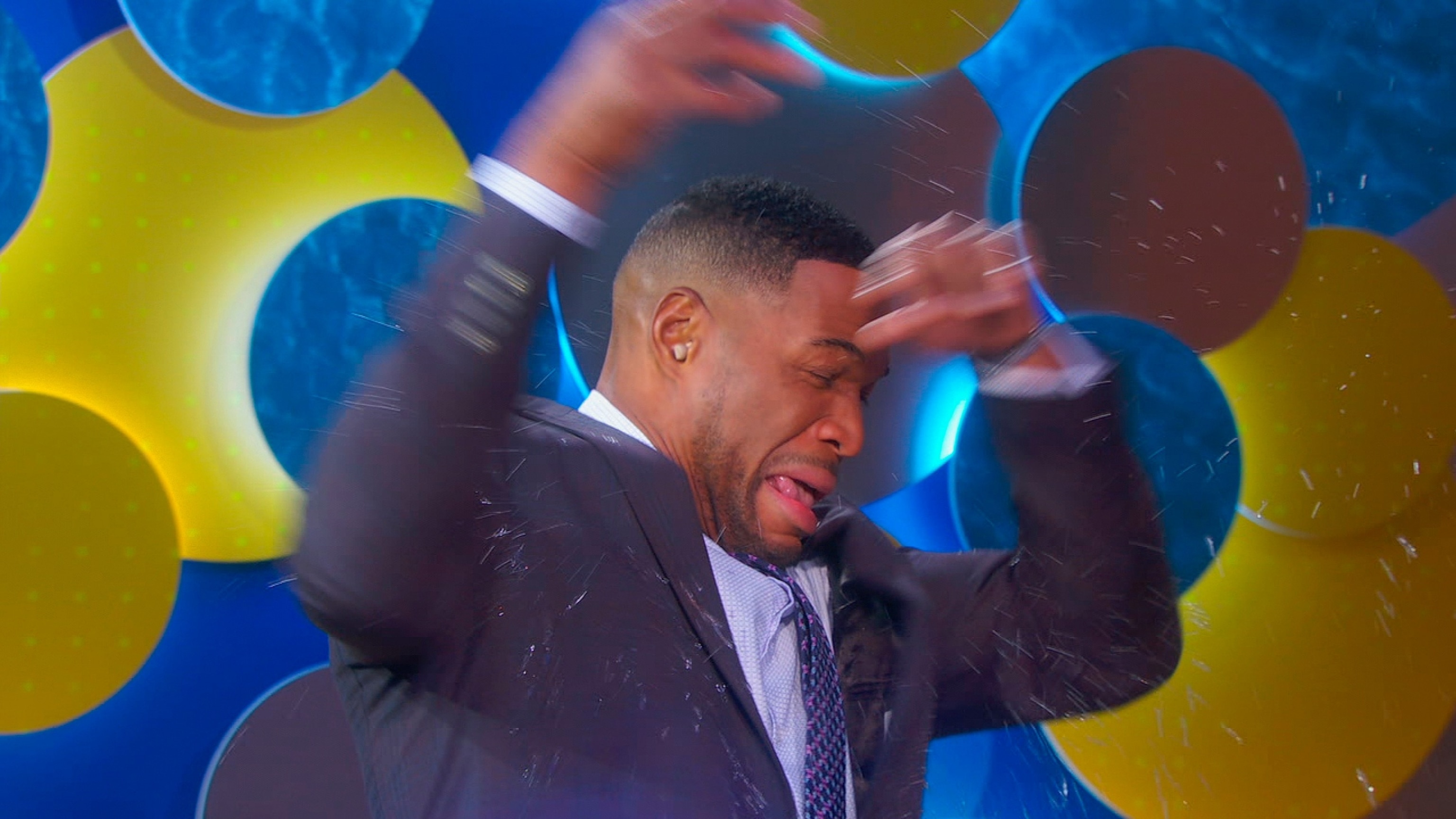 Soap Opera Star Susan Lucci Surprises Michael Strahan With Water Soap Opera Star Susan Lucci Surprises Michael Strahan With Water