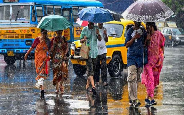 South Bengal Heatwave: Five Districts Face Extreme Temperatures South Bengal Heatwave: Five Districts Face Extreme Temperatures