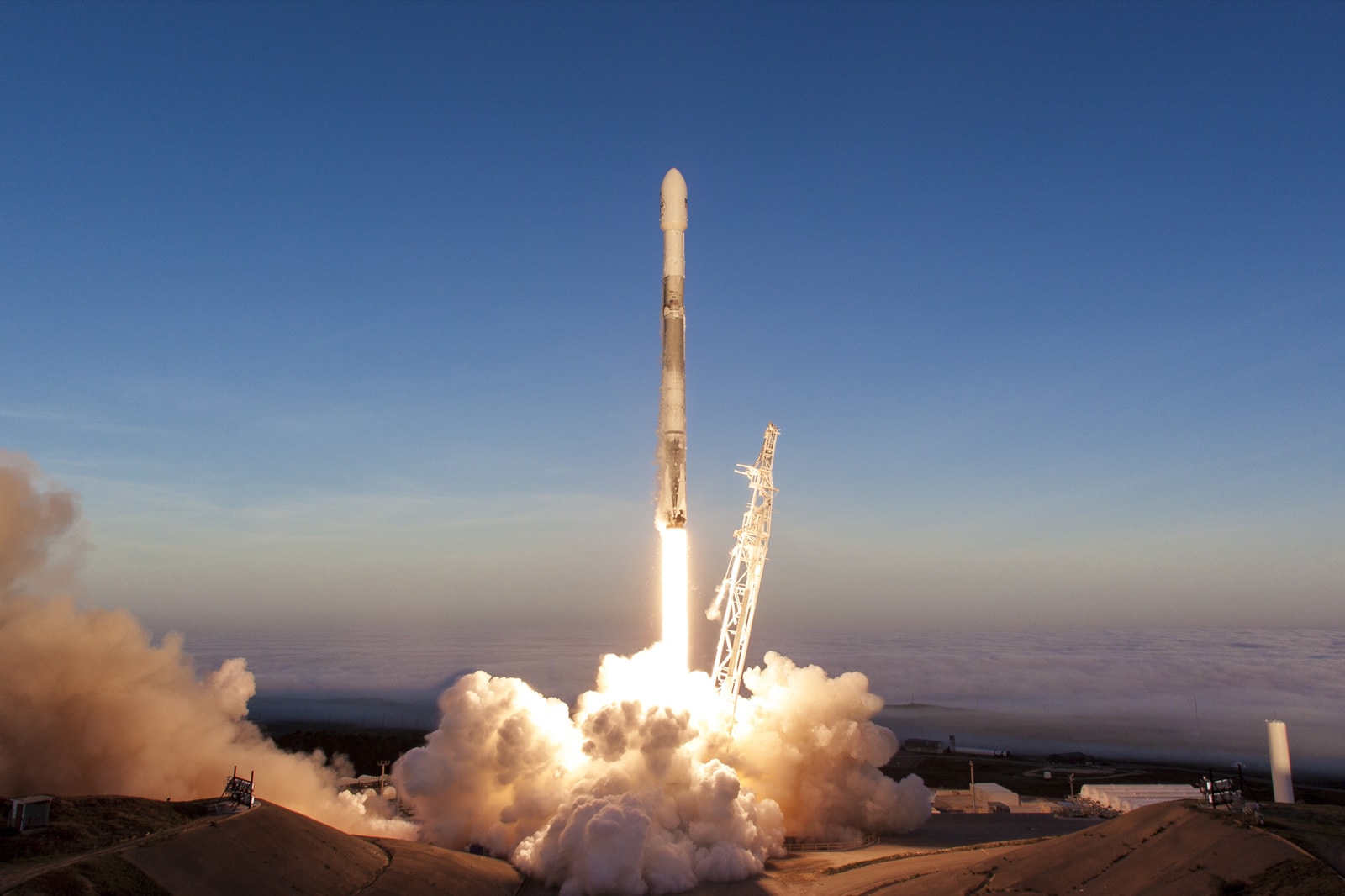 SpaceX Falcon 9 Launches 28 Starlink Satellites: Mission Success SpaceX Falcon 9 Launches 28 Starlink Satellites: Mission Success