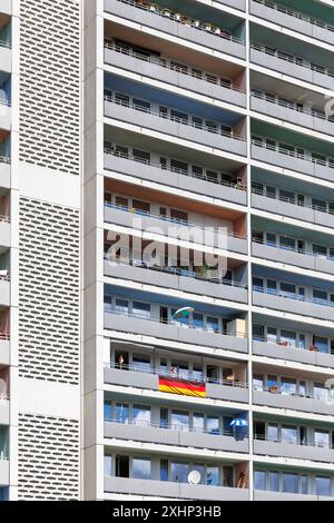 Stau-Alarm Bickendorf: Engpass Am Westcenter Stau-Alarm Bickendorf: Engpass Am Westcenter