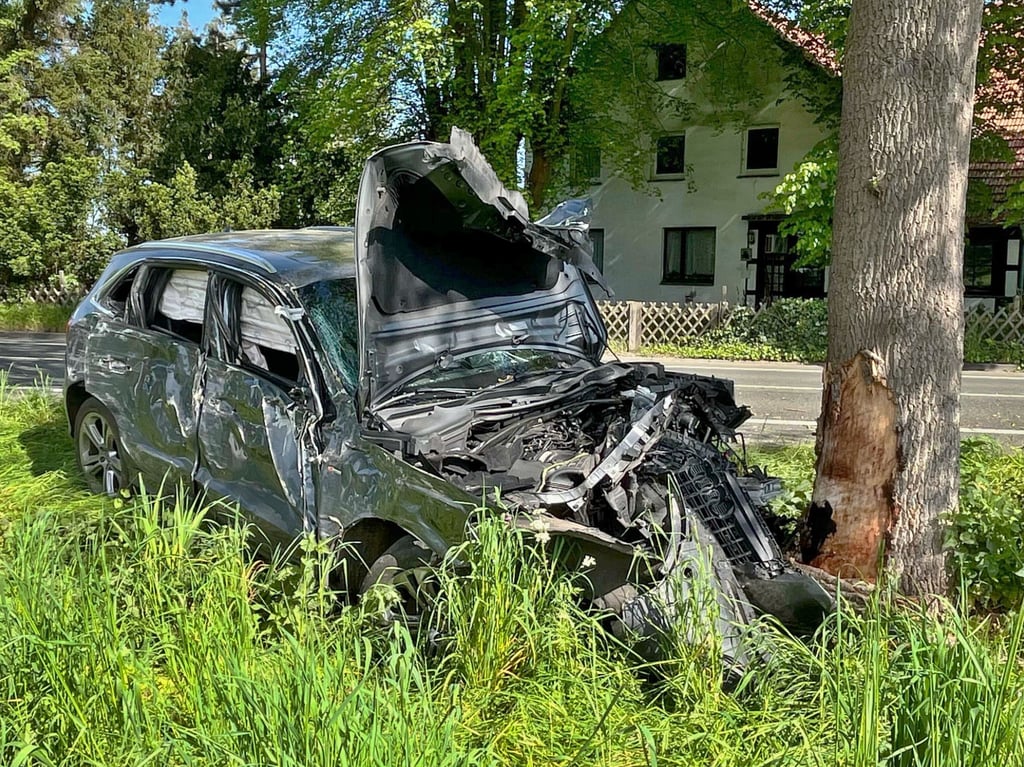 Stemwede: Unfall Mit Baum - Details Zum Vorfall In Bad Essen Stemwede: Unfall Mit Baum - Details Zum Vorfall In Bad Essen