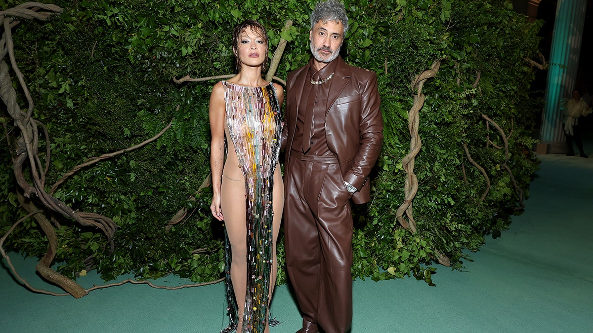 Suki Waterhouse's Daring Met Gala 2025 Look: Sideboob And Tuxedo Dress Suki Waterhouse's Daring Met Gala 2025 Look: Sideboob And Tuxedo Dress