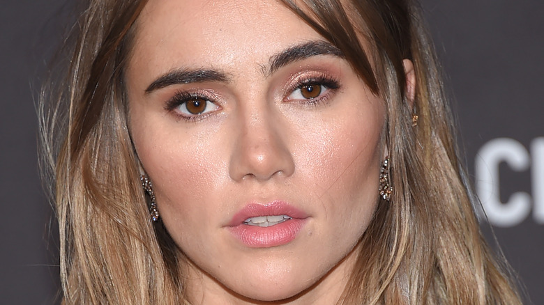 Suki Waterhouse's SURFACE Tour: A Look At The Dreamy North American Shows Suki Waterhouse's SURFACE Tour: A Look At The Dreamy North American Shows