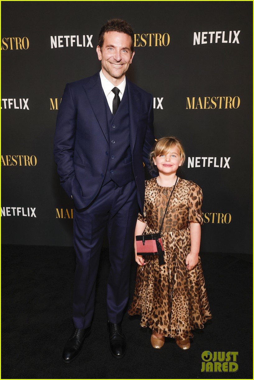 Super Bowl 2025: Bradley Cooper And Daughter Lea's Matching Green Outfits Super Bowl 2025: Bradley Cooper And Daughter Lea's Matching Green Outfits