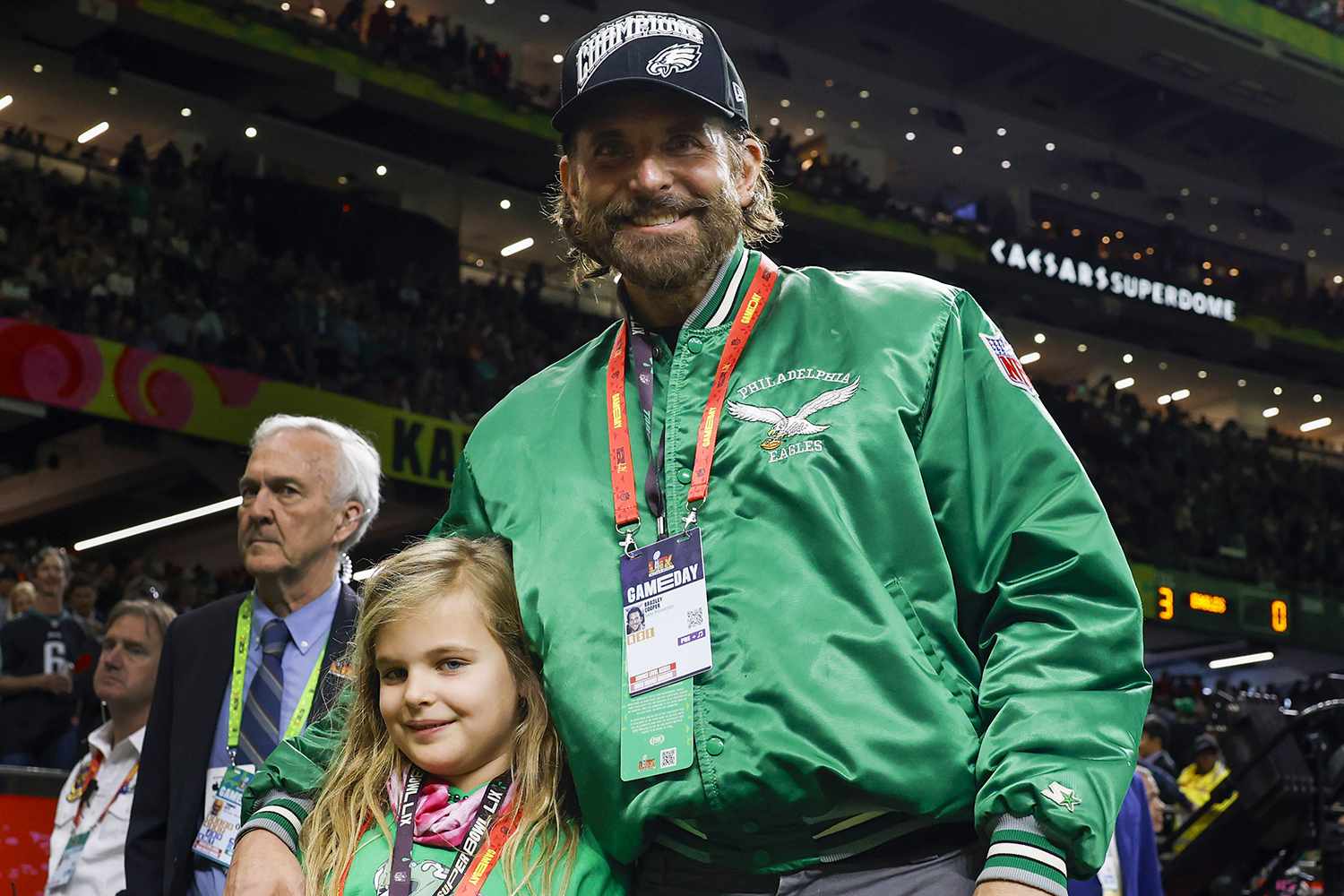 Super Bowl 2025: Bradley Cooper And Daughter's Adorable Green Outfit Super Bowl 2025: Bradley Cooper And Daughter's Adorable Green Outfit