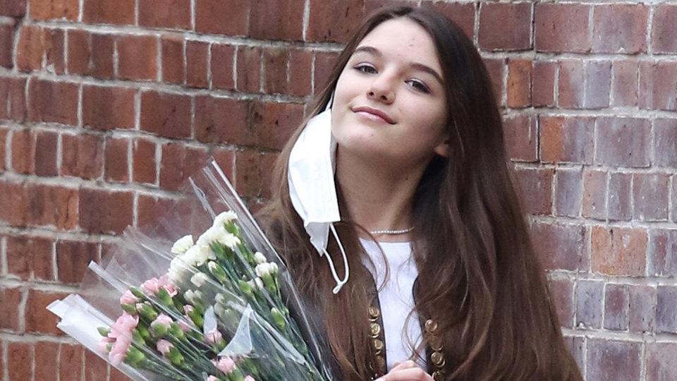 Suri Cruise: Tom Cruise's Unique Post-Birth Gesture Suri Cruise: Tom Cruise's Unique Post-Birth Gesture