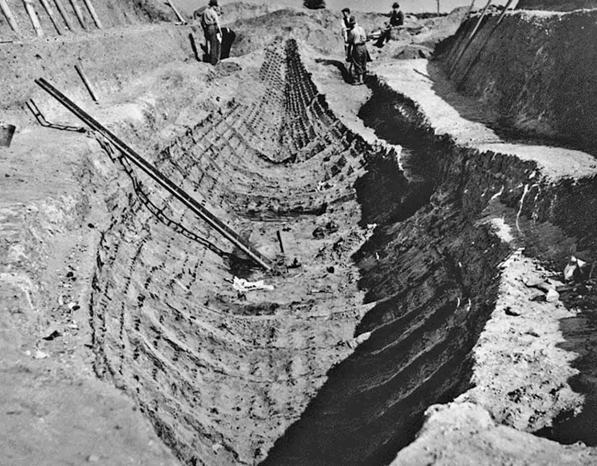 Sutton Hoo's Mysterious Sixth-Century Vessel: A Burial Urn For Cremated Remains Sutton Hoo's Mysterious Sixth-Century Vessel: A Burial Urn For Cremated Remains