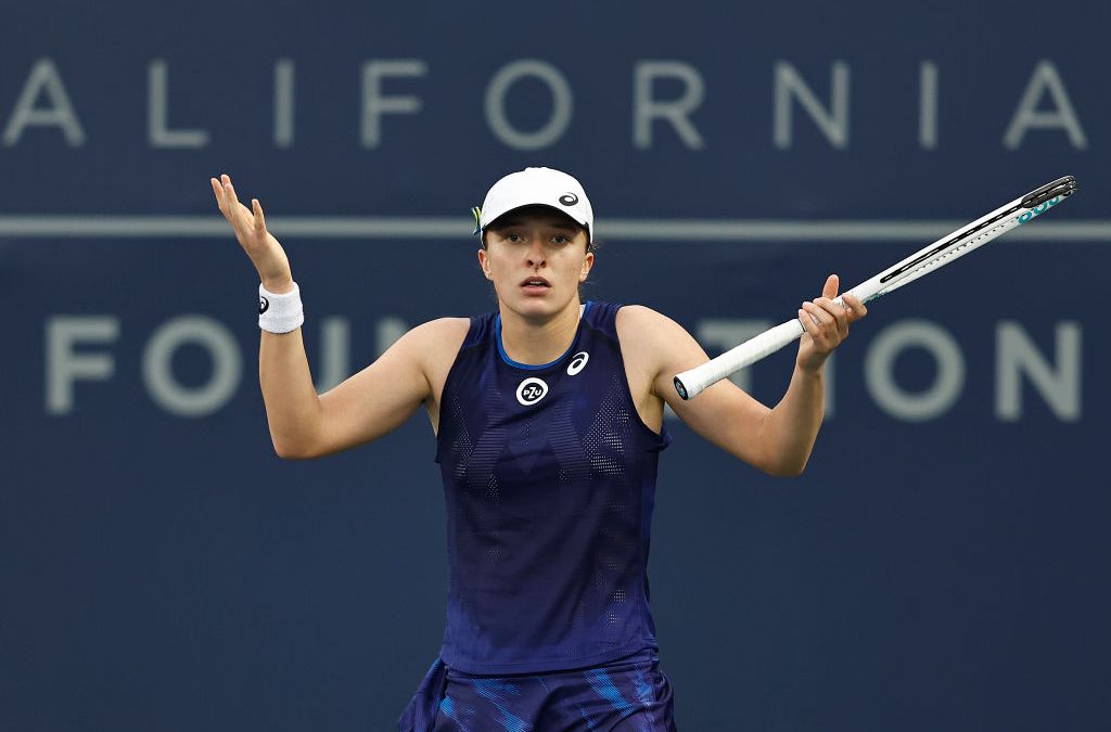 Swiatek Out Of World No. 2 Spot Following Collins Loss In Rome Swiatek Out Of World No. 2 Spot Following Collins Loss In Rome