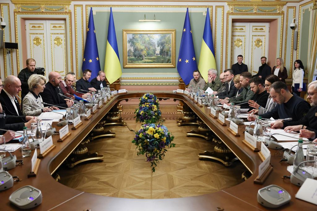 Switzerland Calls For Peace: President's Response To Russia's Ukraine Aggression Switzerland Calls For Peace: President's Response To Russia's Ukraine Aggression
