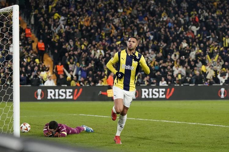 Tadic Ve Dzeko: Mourinho'nun Oyun Planındaki Etkileri Tadic Ve Dzeko: Mourinho'nun Oyun Planındaki Etkileri