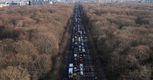 Tesla Berlin: Prosvjednici I Optužbe Za Ugrozu Planeta Tesla Berlin: Prosvjednici I Optužbe Za Ugrozu Planeta