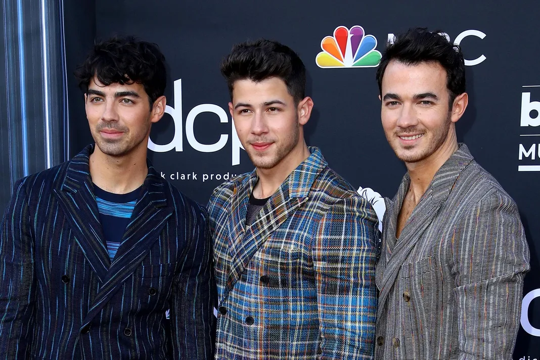 The Jonas Brothers Drama: A Couple's Fight And Joe's Reaction The Jonas Brothers Drama: A Couple's Fight And Joe's Reaction