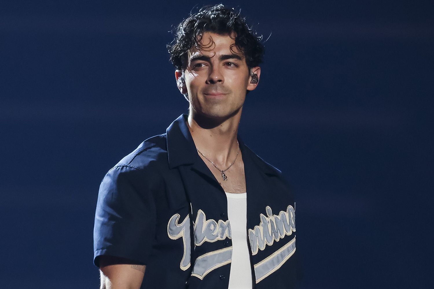 The Jonas Brothers: Joe's Response To A Couple's Argument The Jonas Brothers: Joe's Response To A Couple's Argument