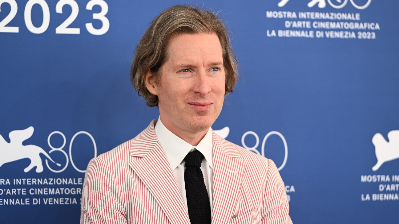 The Phoenician Scheme Trailer: A Wes Anderson-esque Delight The Phoenician Scheme Trailer: A Wes Anderson-esque Delight