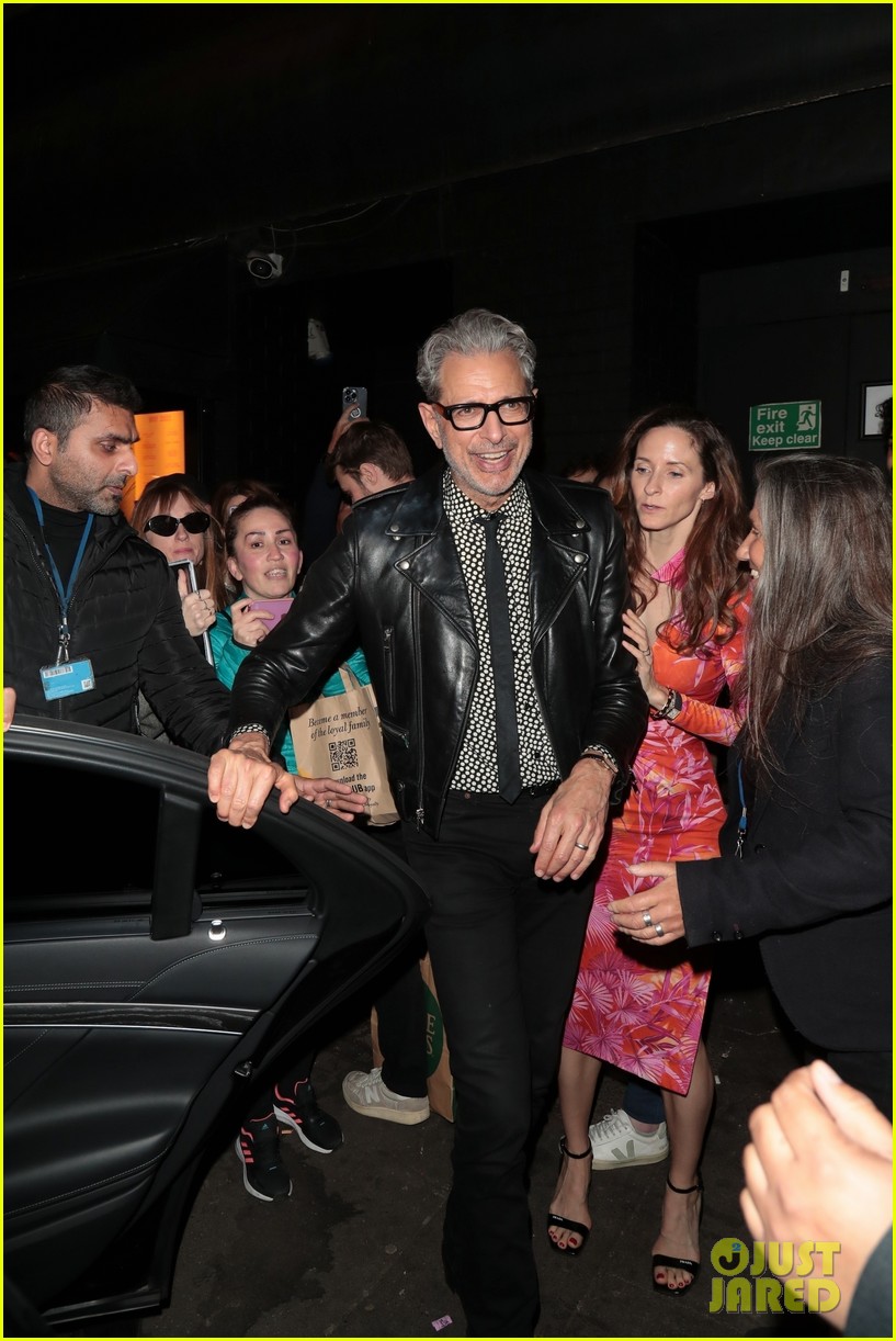 The Unexpected Collaboration Of Jeff Goldblum, Ariana Grande, And The Unexpected Collaboration Of Jeff Goldblum, Ariana Grande, And