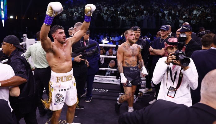Tommy Fury Visszatért Budapestre, És Jake Pault Is Megszólította Tommy Fury Visszatért Budapestre, És Jake Pault Is Megszólította