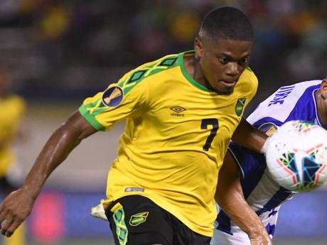 Top Clubs Vie For Huijsen: Arsenal And Chelsea Lead The Chase Top Clubs Vie For Huijsen: Arsenal And Chelsea Lead The Chase