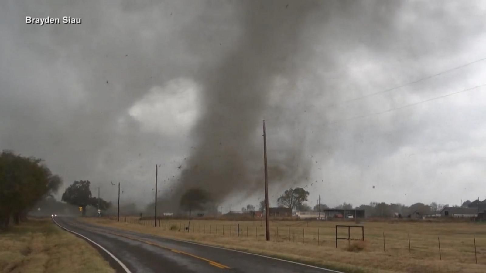 Tornado Outbreak Kills 25, Devastates Central US Tornado Outbreak Kills 25, Devastates Central US