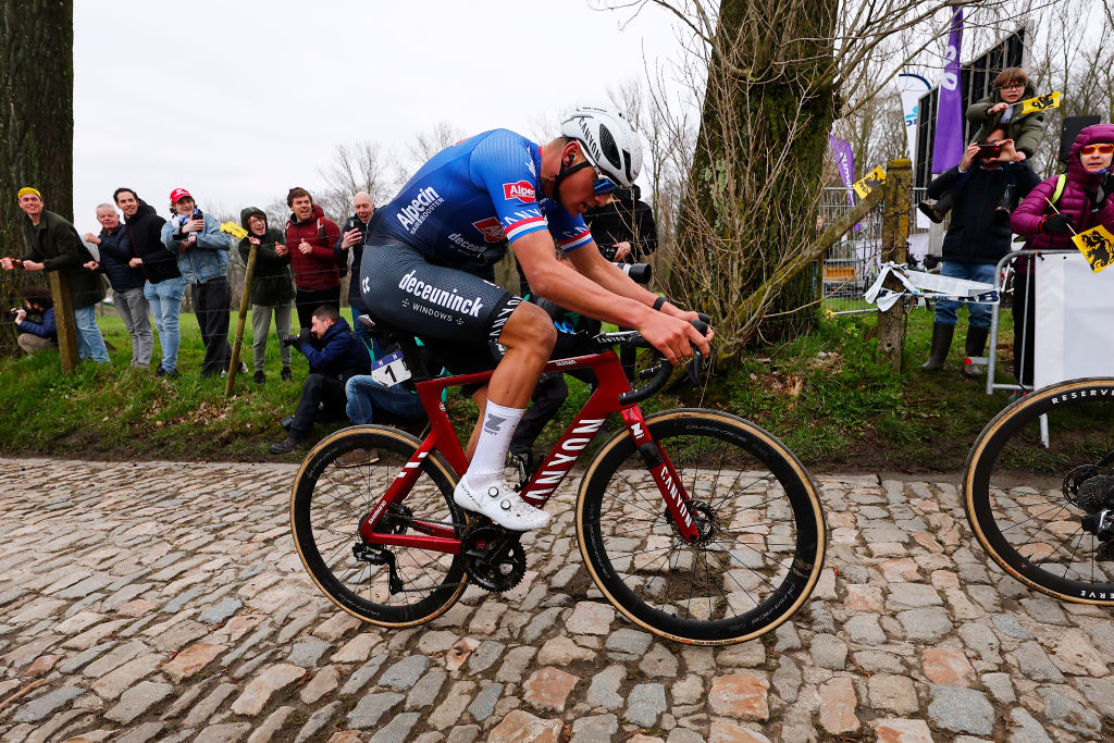 Tour Of Flanders 2024: Pogacar's Stunning Solo Win Tour Of Flanders 2024: Pogacar's Stunning Solo Win